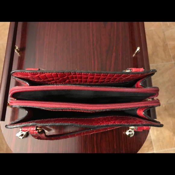 Gorgeous Brilliant Red Snake Skin Bag! - Picture 6 of 10